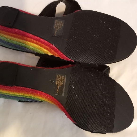 Shoe - Picture 4 of 4